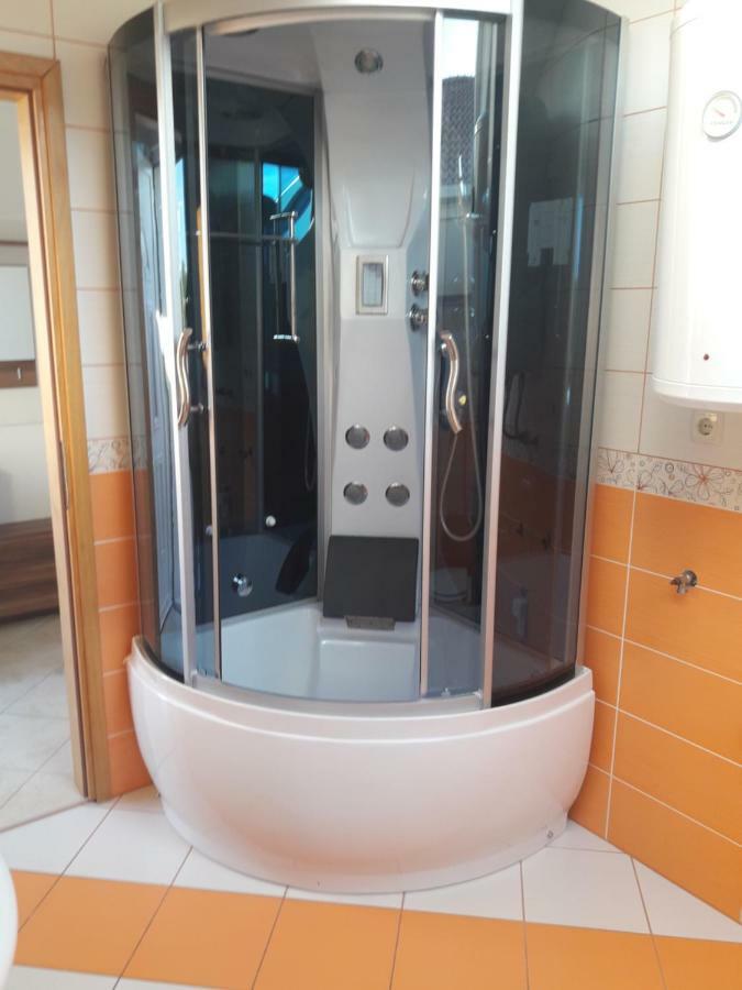 Apartmani Kuzmic Vrsi Exteriör bild